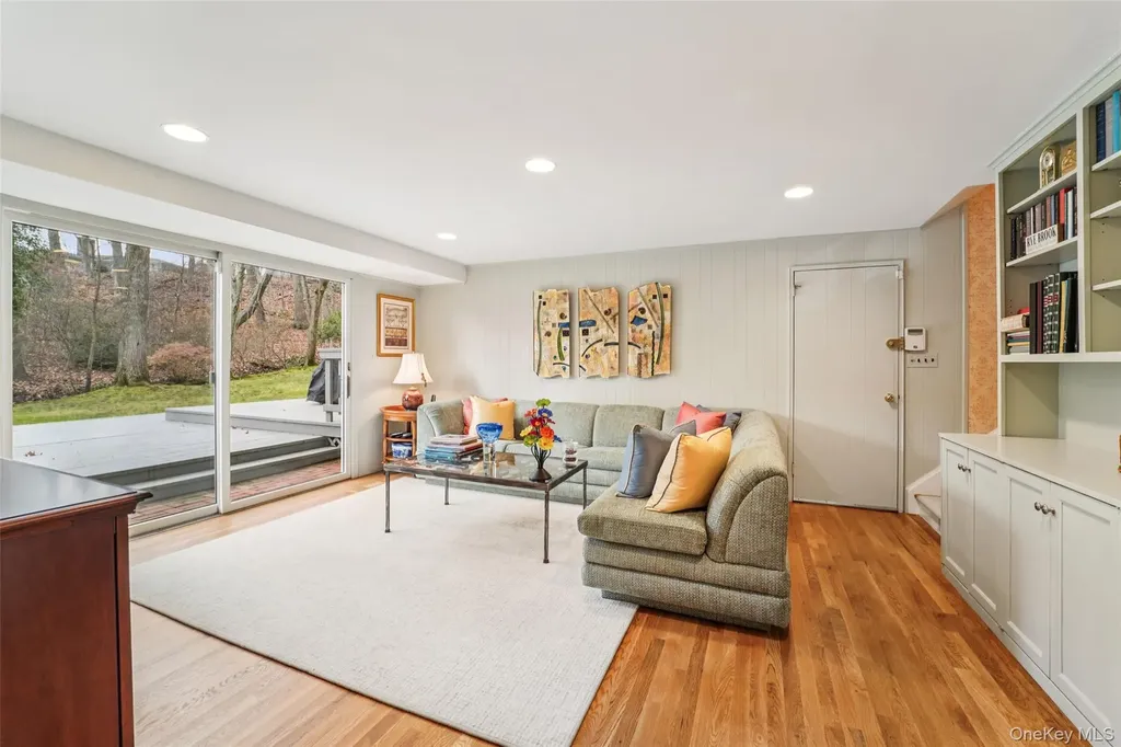 6 Robins Roost Rye Brook NY 10573