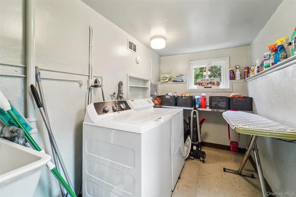 6 Robins Roost Rye Brook NY 10573