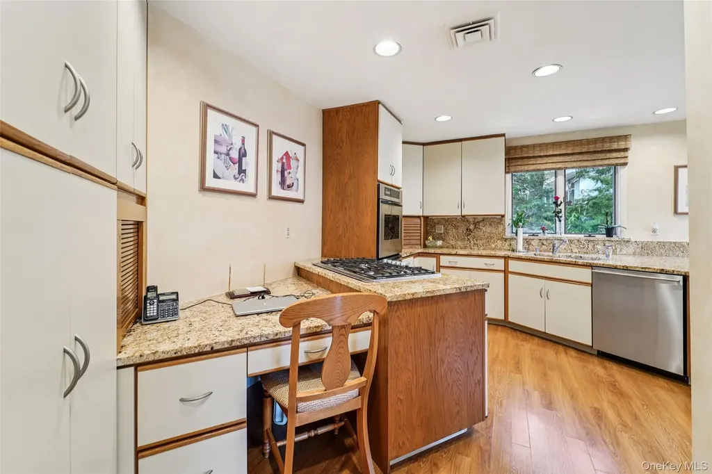 6 Robins Roost Rye Brook NY 10573