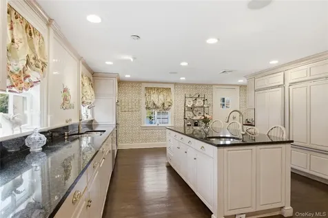 285 Piping Rock Road Locust Valley NY 11560