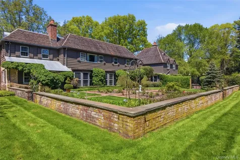 285 Piping Rock Road Locust Valley NY 11560