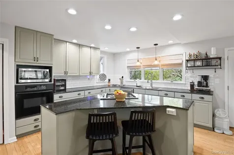 30 Smokey Hollow Court Carmel NY 10512