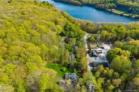30 Smokey Hollow Court Carmel NY 10512