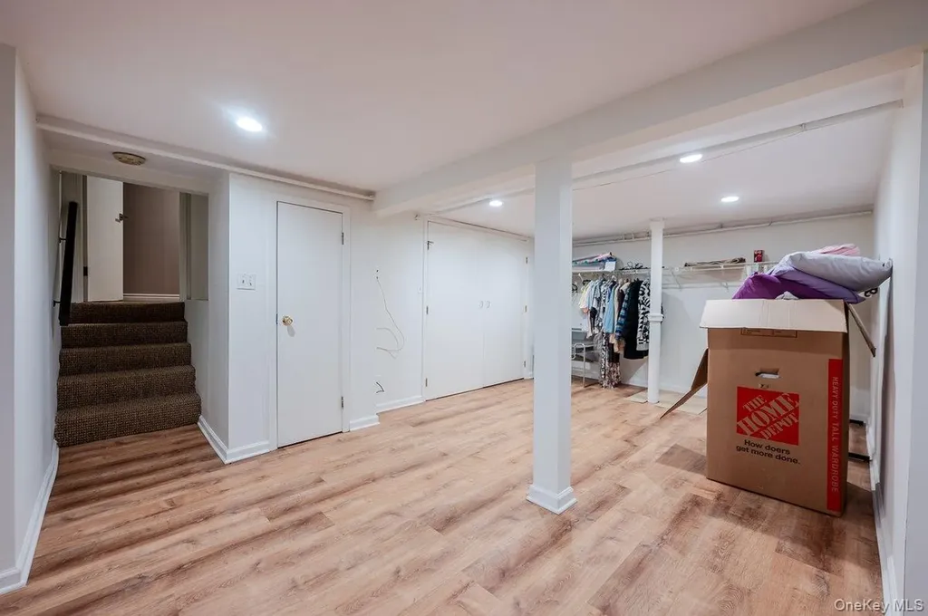1 Ives Lane Plainview NY 11803