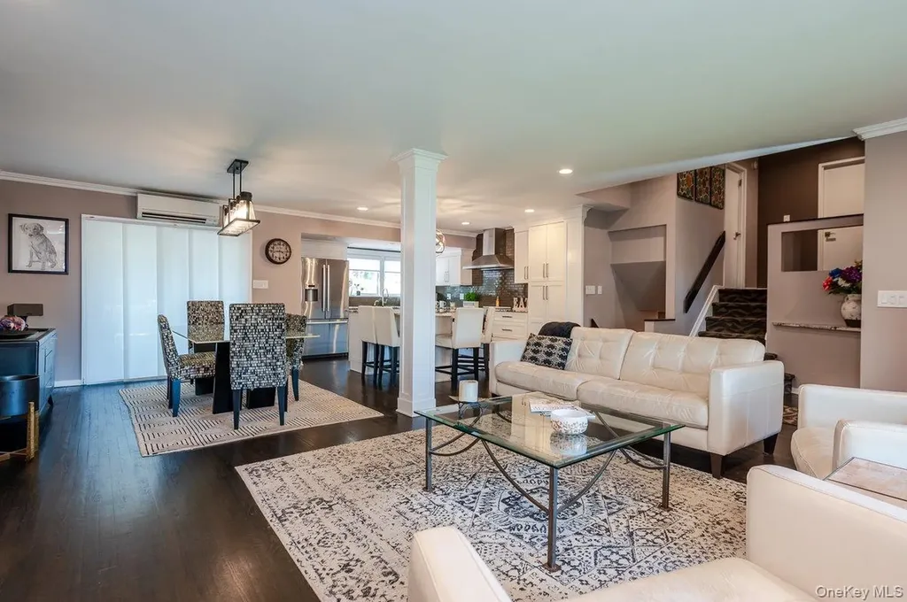 1 Ives Lane Plainview NY 11803