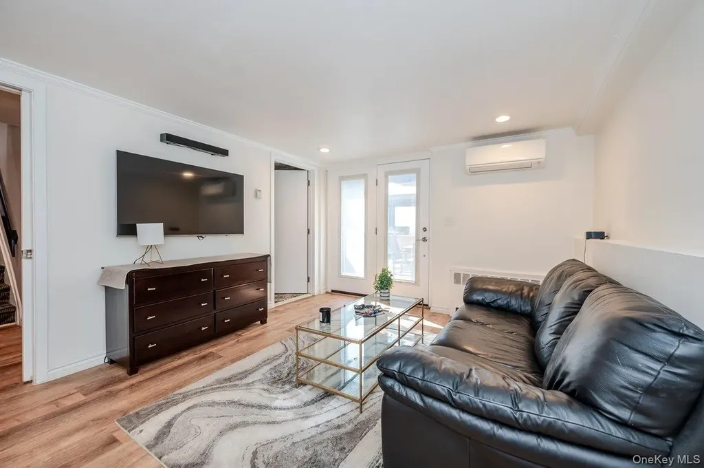 1 Ives Lane Plainview NY 11803