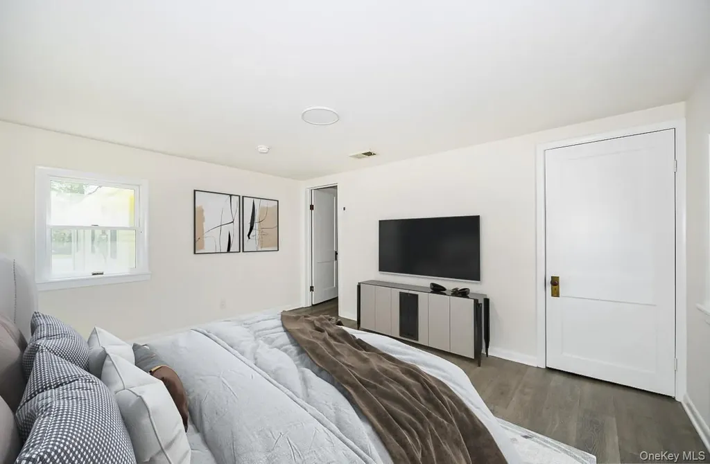 31 Horns Park Road Hyde Park NY 12538