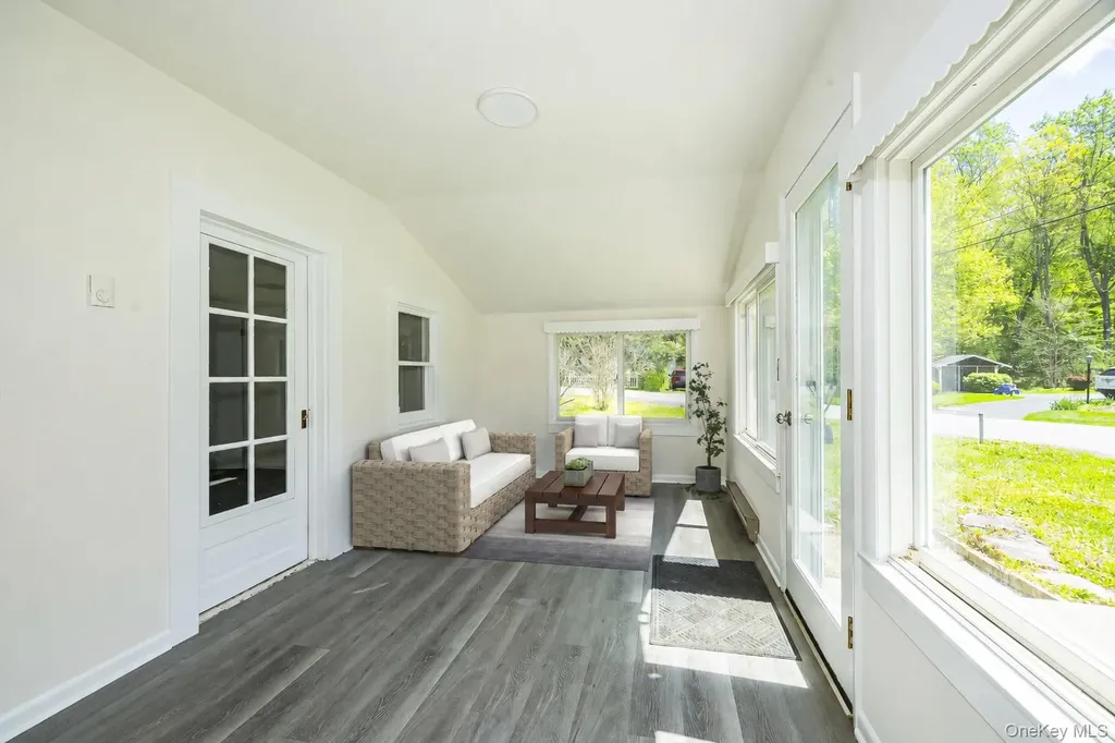 31 Horns Park Road Hyde Park NY 12538