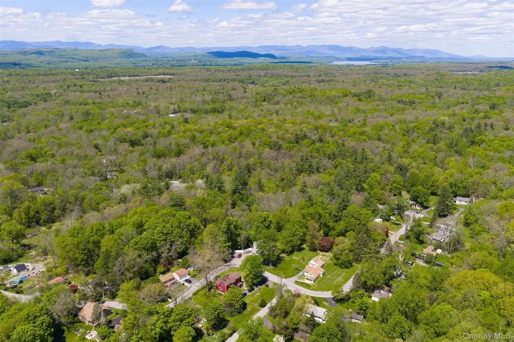 31 Horns Park Road Hyde Park NY 12538