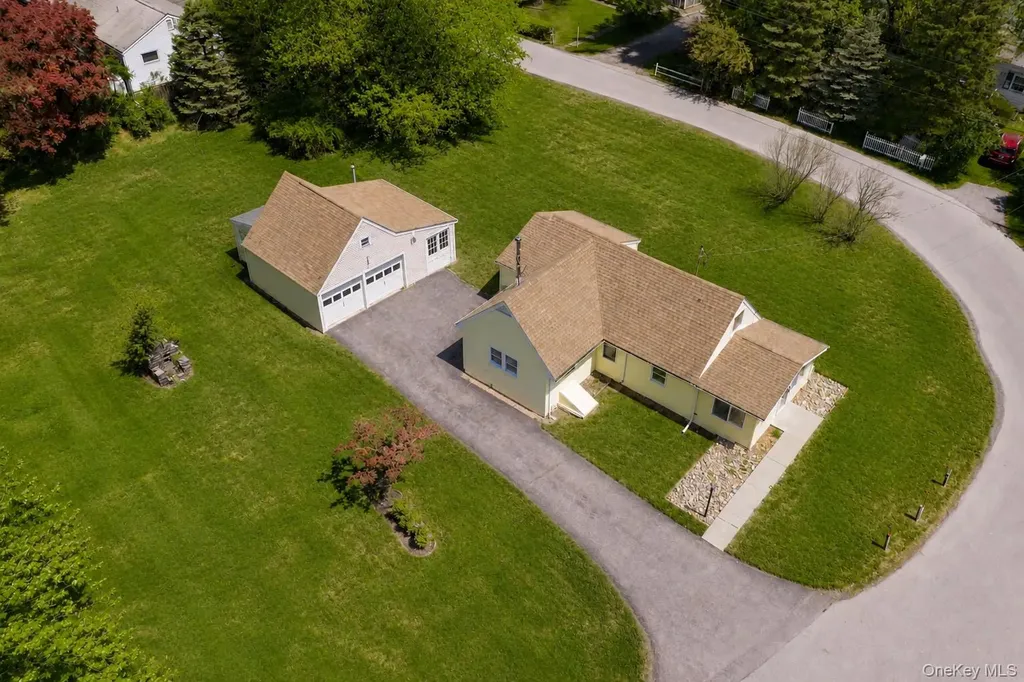 31 Horns Park Road Hyde Park NY 12538