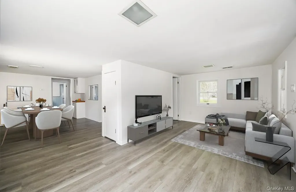 31 Horns Park Road Hyde Park NY 12538