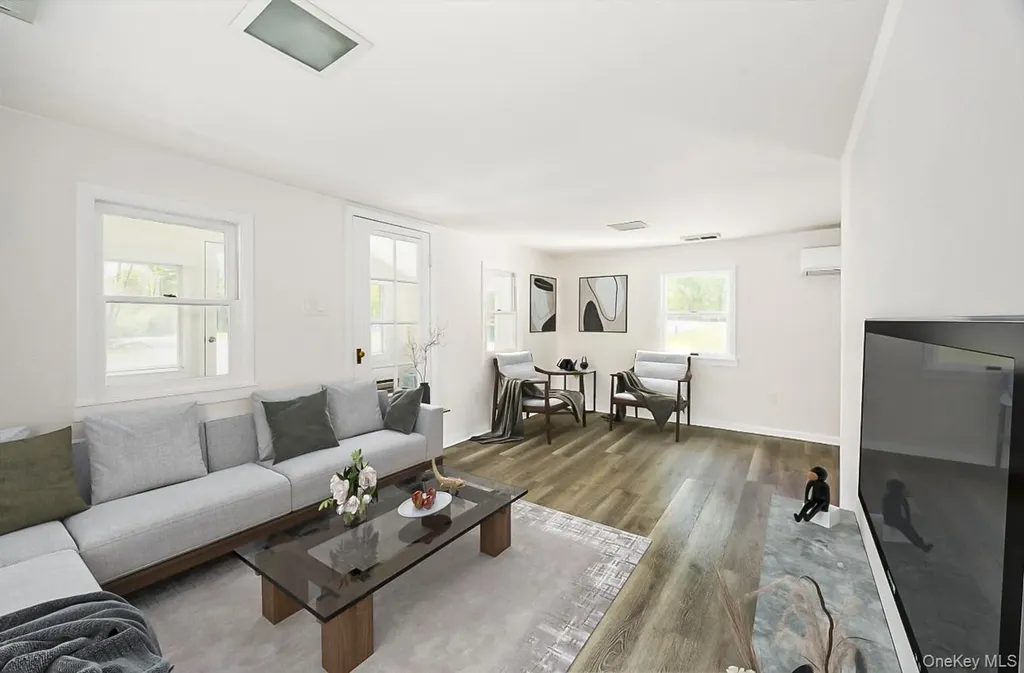 31 Horns Park Road Hyde Park NY 12538