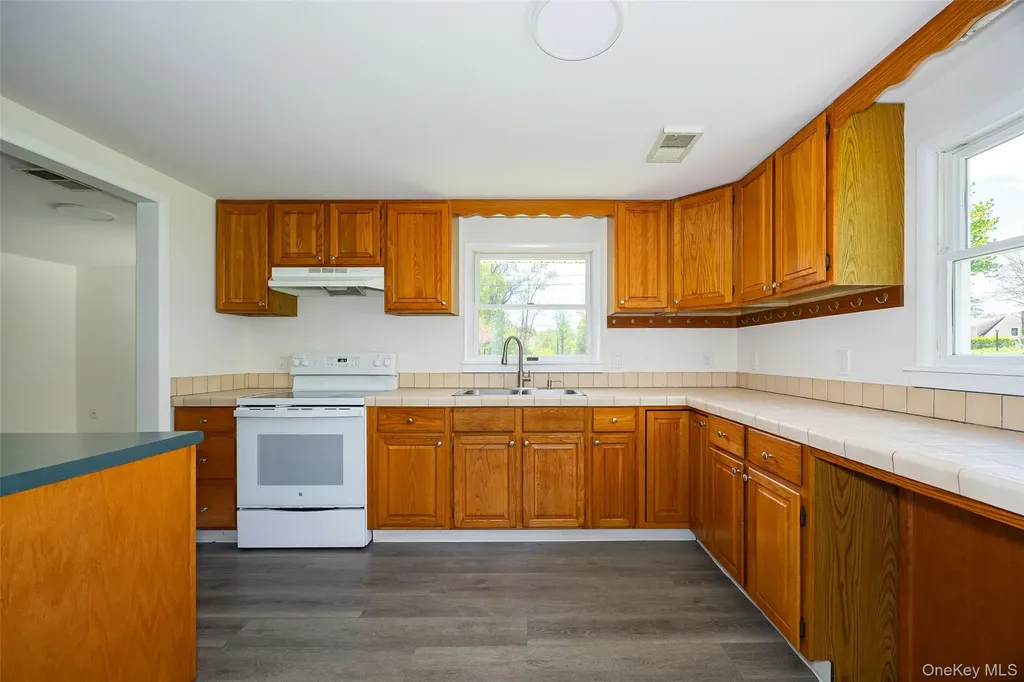 31 Horns Park Road Hyde Park NY 12538