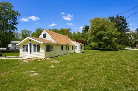31 Horns Park Road Hyde Park NY 12538