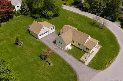 31 Horns Park Road Hyde Park NY 12538
