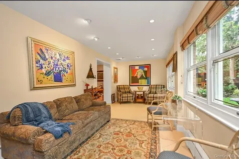 138-15 Union Turnpike Kew Garden Hills NY 11367