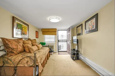 138-15 Union Turnpike Kew Garden Hills NY 11367
