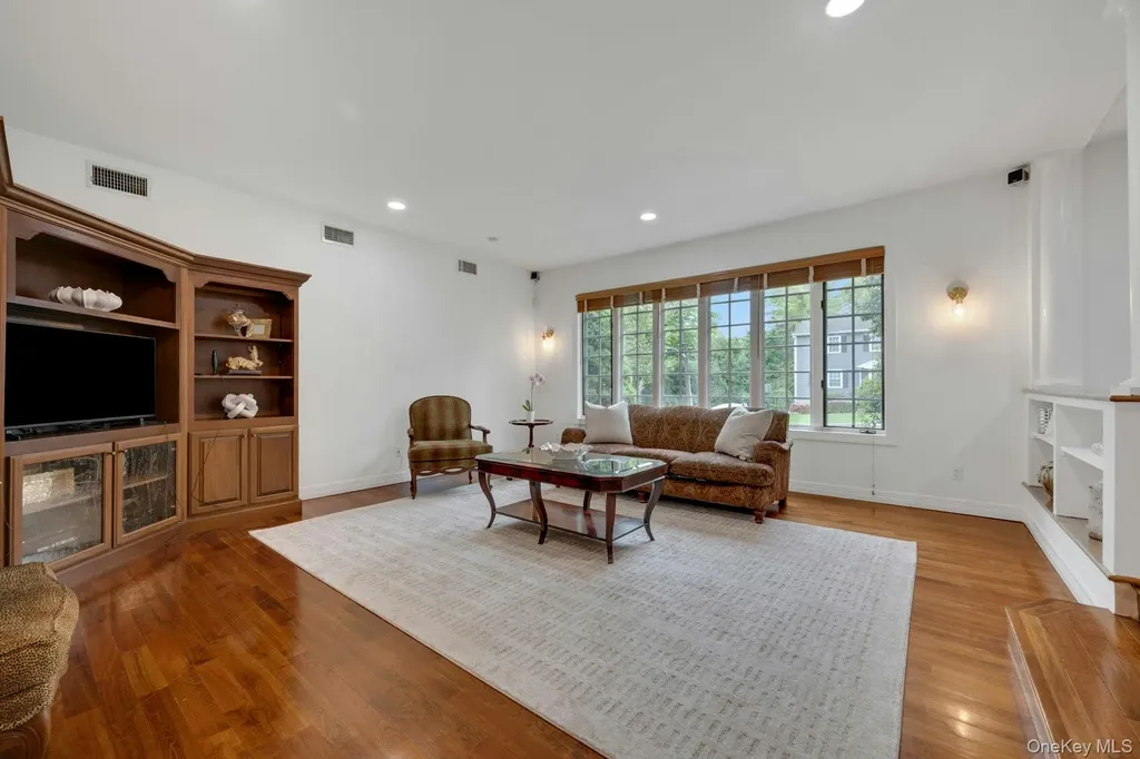 209 Glendale Road Scarsdale NY 10583