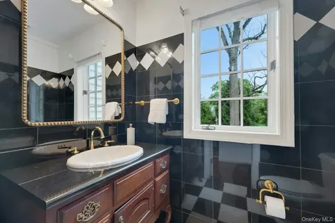 209 Glendale Road Scarsdale NY 10583