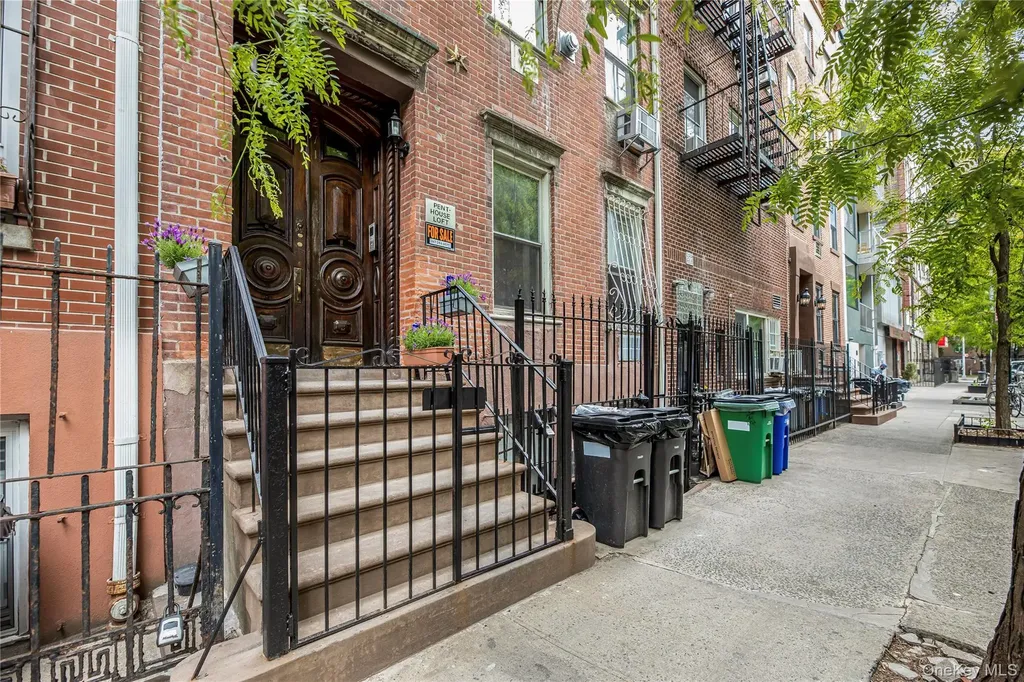 271 E 7th Street New York (manhattan) NY 10009