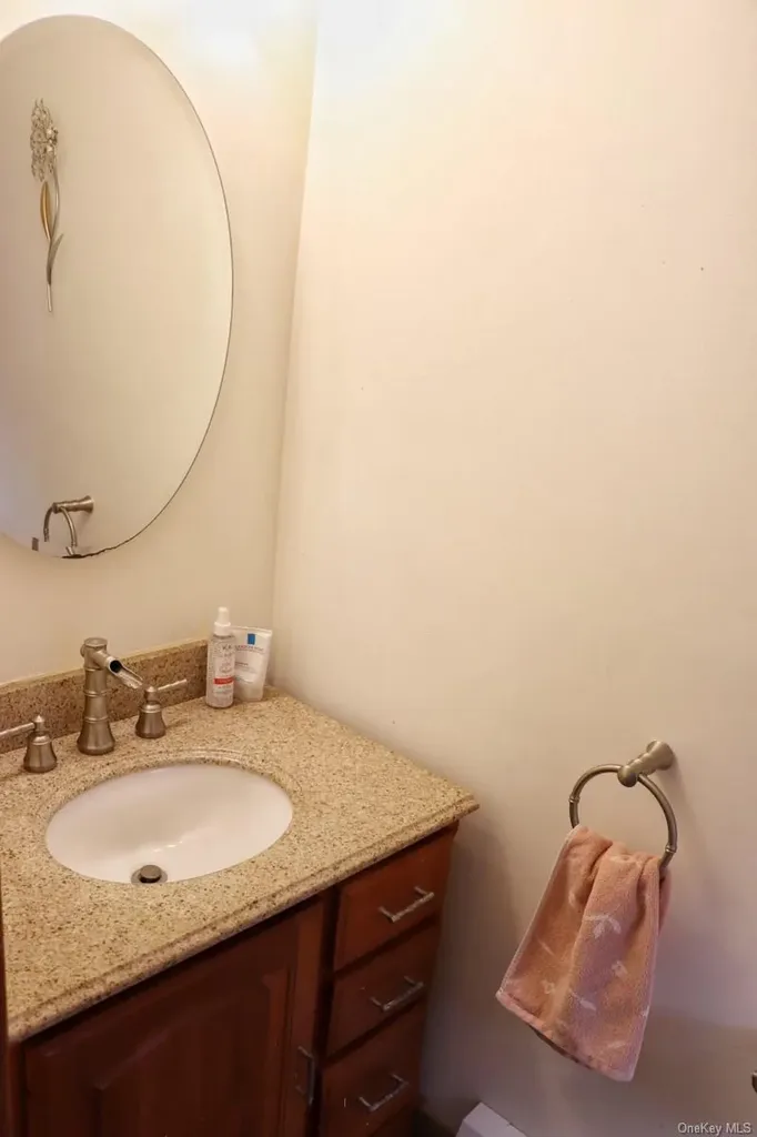 19 Stewart Street Plainview NY 11803