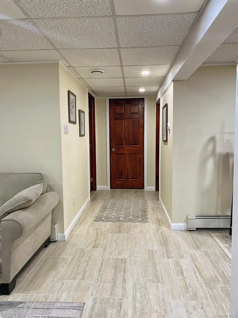 19 Stewart Street Plainview NY 11803