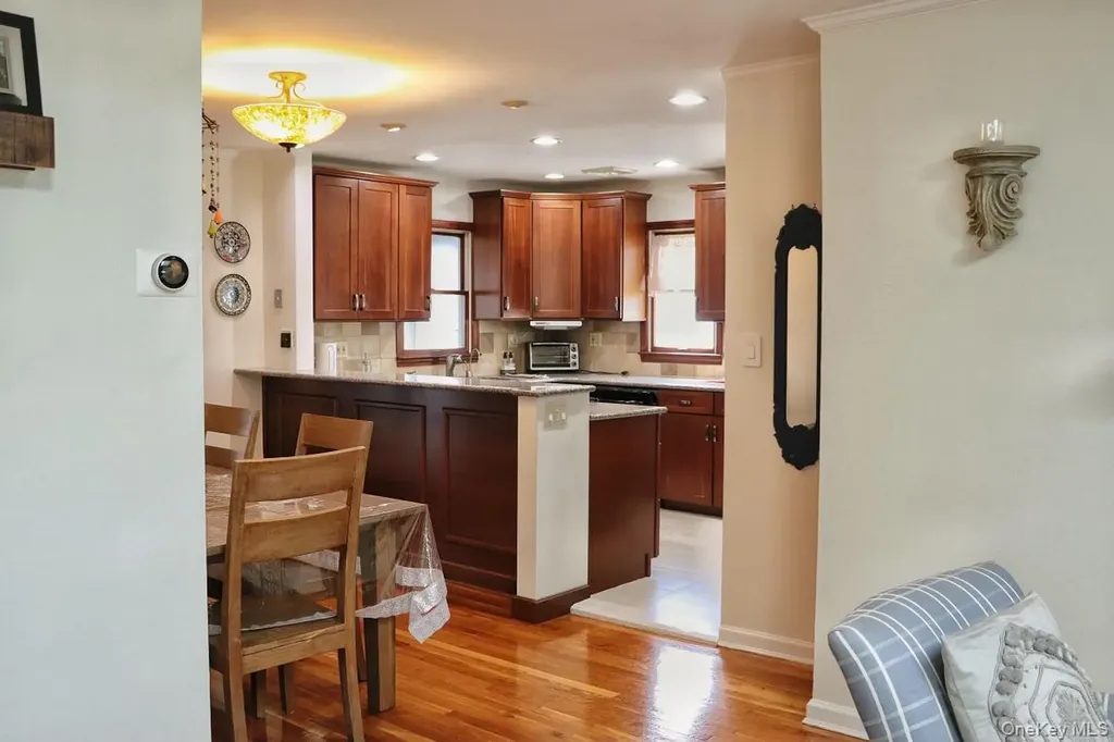 19 Stewart Street Plainview NY 11803