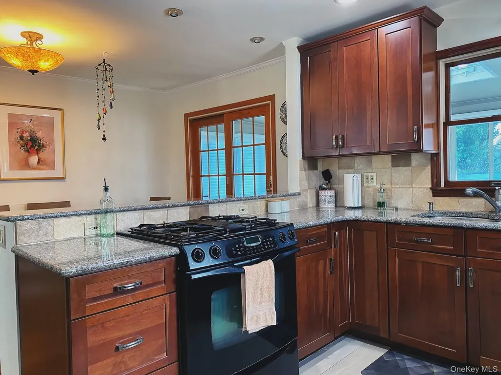 19 Stewart Street Plainview NY 11803