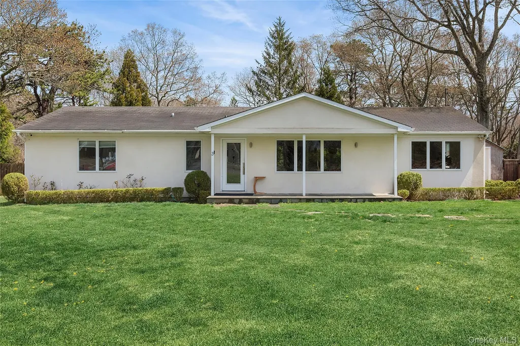 3 Jones Road Hampton Bays NY 11946