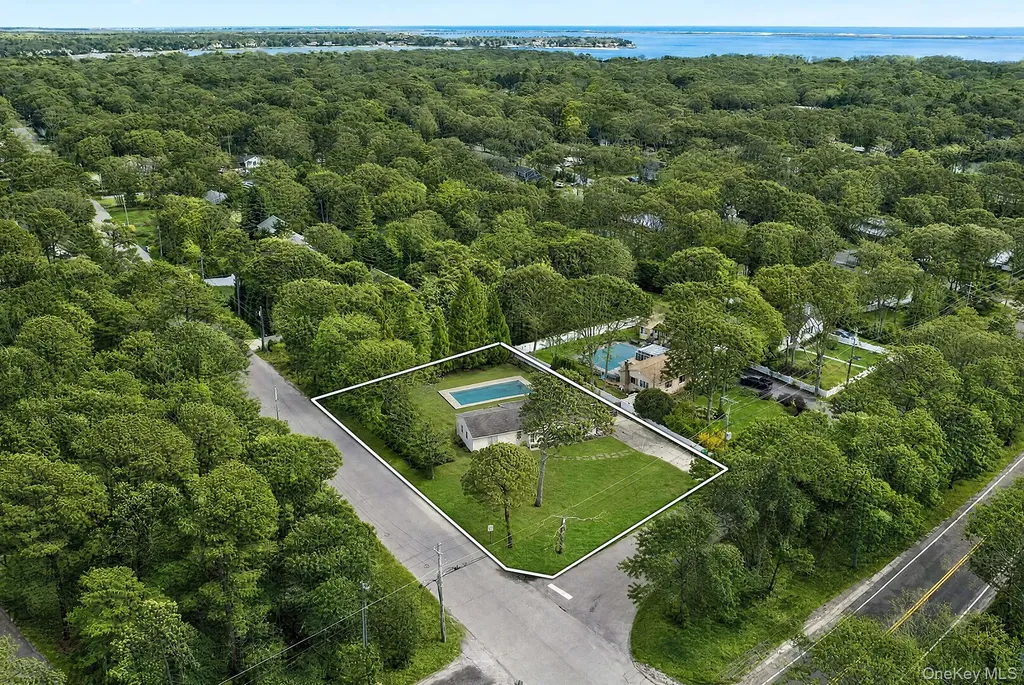3 Jones Road Hampton Bays NY 11946
