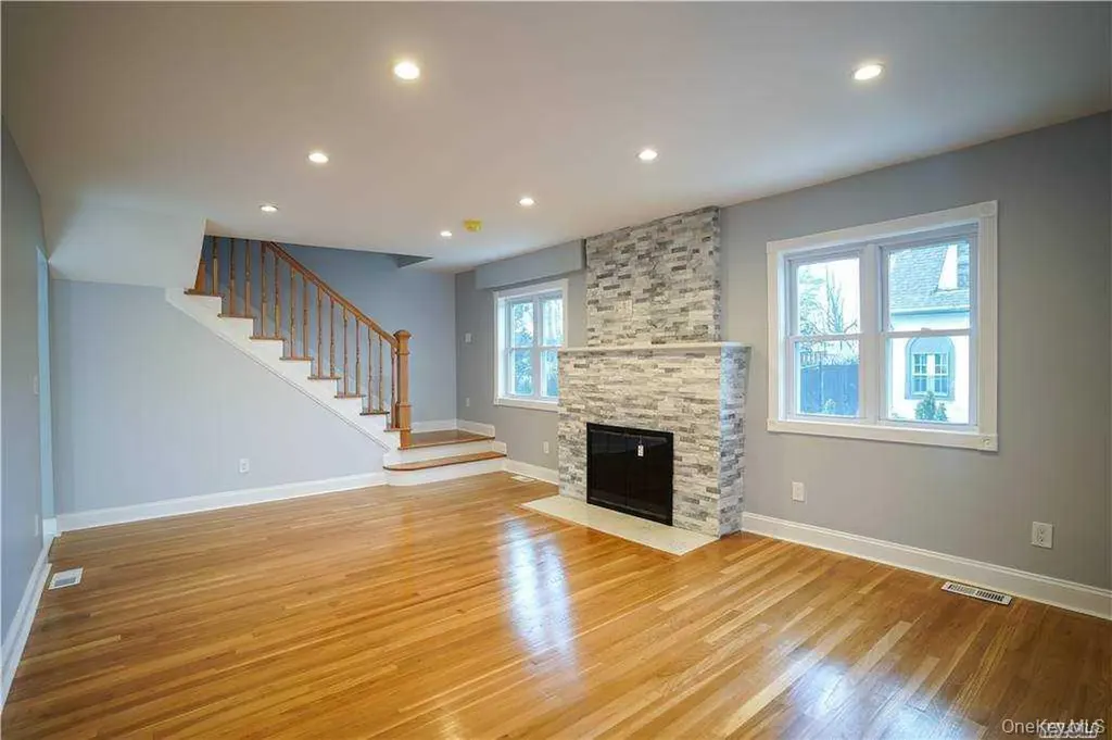 85 Franklin Avenue Lynbrook NY 11563