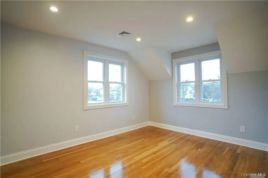 85 Franklin Avenue Lynbrook NY 11563