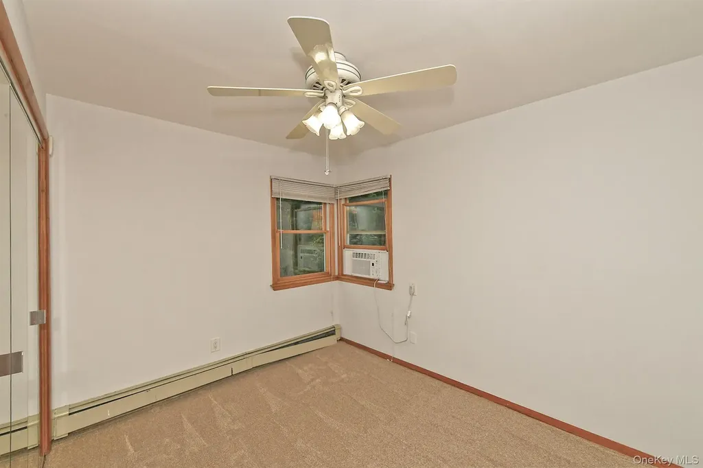 4 Ida Lane North Babylon NY 11703