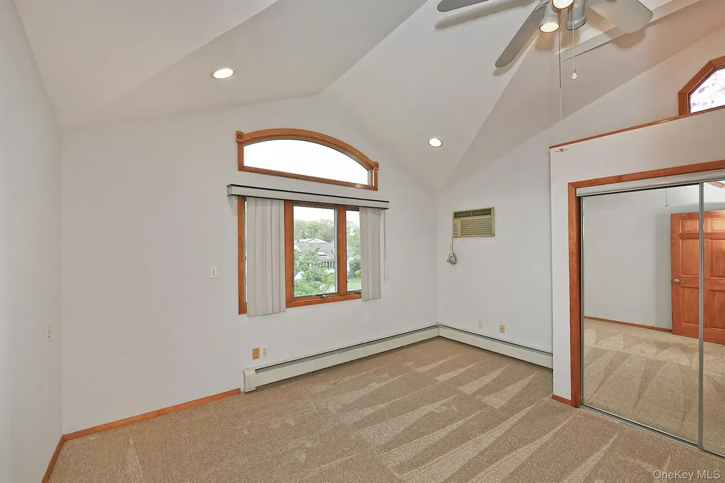4 Ida Lane North Babylon NY 11703