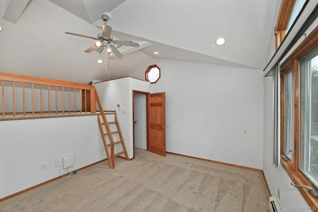 4 Ida Lane North Babylon NY 11703