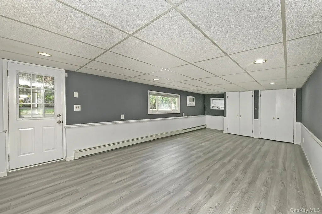 4 Ida Lane North Babylon NY 11703