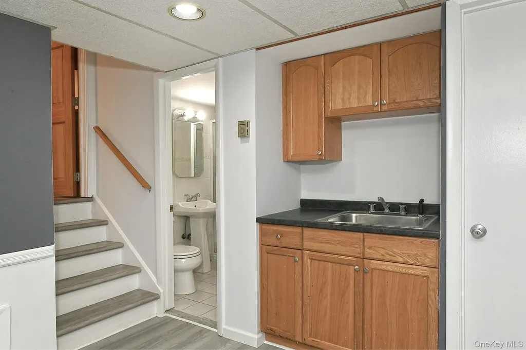 4 Ida Lane North Babylon NY 11703