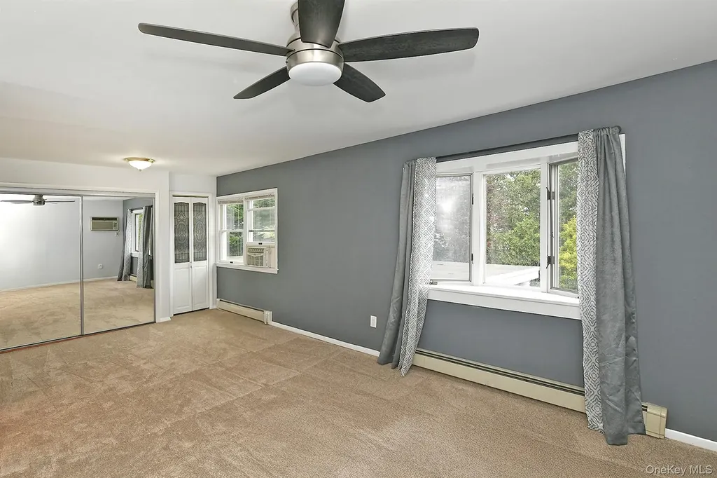 4 Ida Lane North Babylon NY 11703