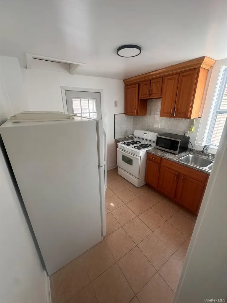 421 S 10th Avenue Mount Vernon NY 10550