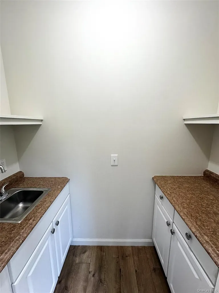 282 N Middletown Road Pearl River NY 10965