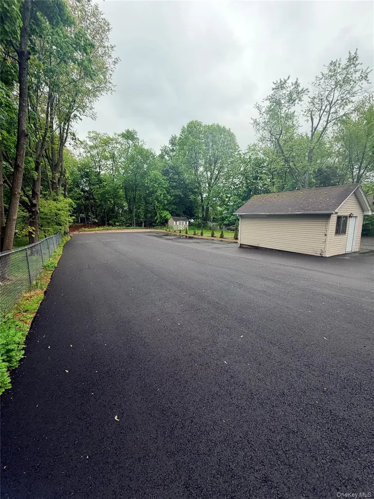 282 N Middletown Road Pearl River NY 10965