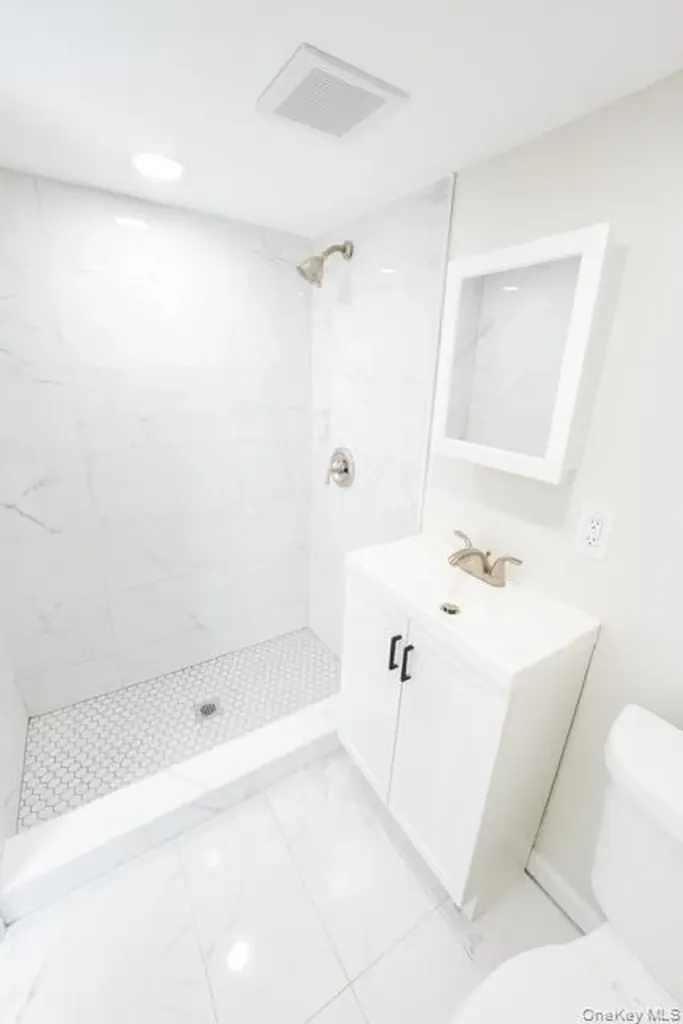 29 Avon Road Hewlett NY 11557