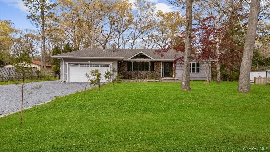 257 Southlawn Avenue Central Islip NY 11722