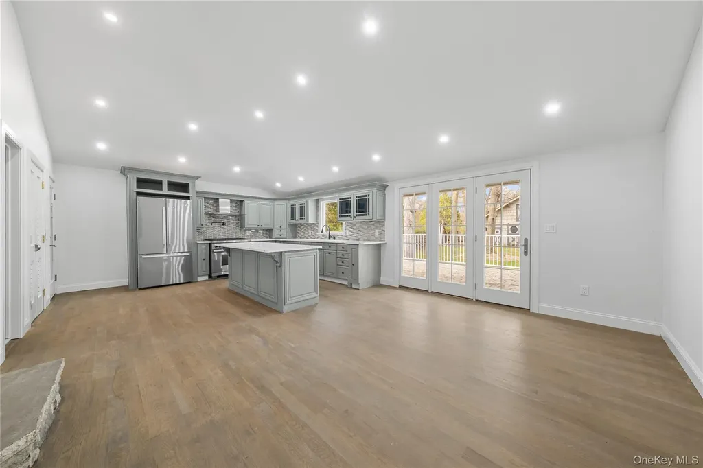 257 Southlawn Avenue Central Islip NY 11722