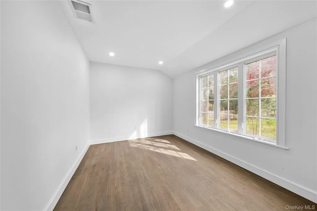 257 Southlawn Avenue Central Islip NY 11722