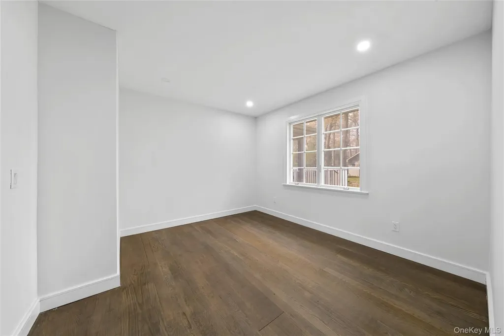 257 Southlawn Avenue Central Islip NY 11722