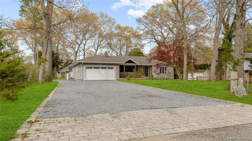 257 Southlawn Avenue Central Islip NY 11722