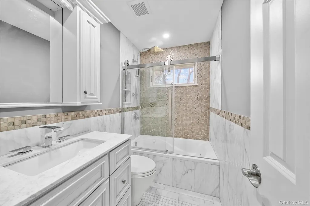 257 Southlawn Avenue Central Islip NY 11722