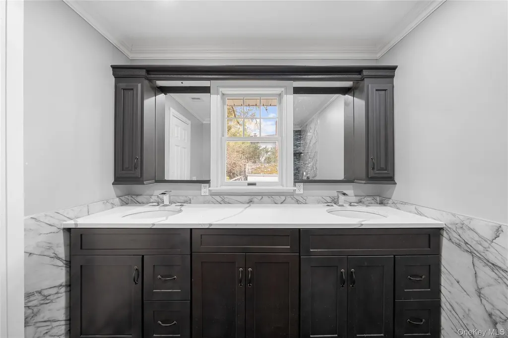 257 Southlawn Avenue Central Islip NY 11722