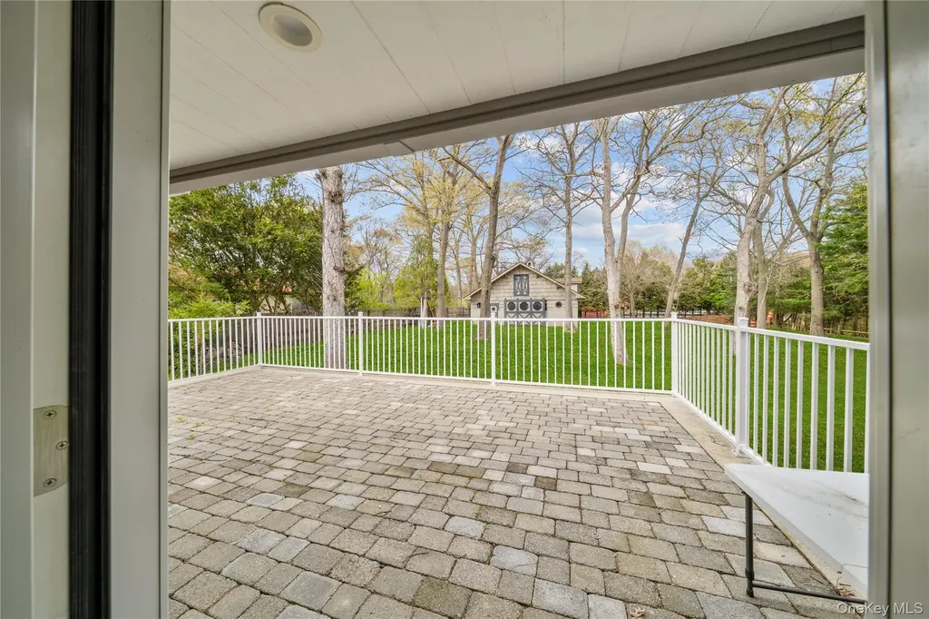 257 Southlawn Avenue Central Islip NY 11722